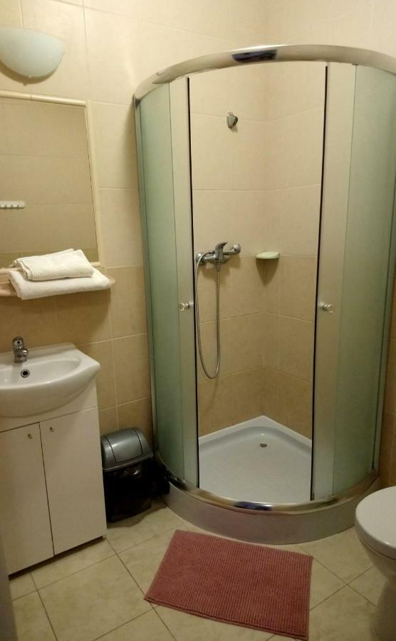 Pokoje Goscinne Straznica Jaroslawiec Room photo